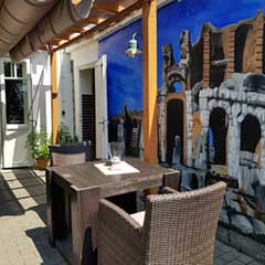 Pizzeria Piccolas - Im Biergarten