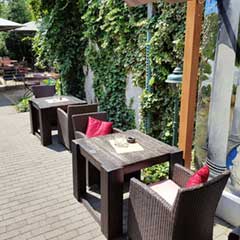 Pizzeria Piccolas - Im Biergarten